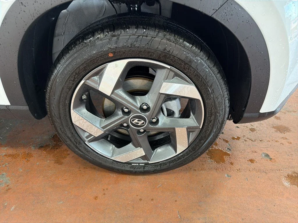 Used 2026 Lunar White Hyundai SEL image 10