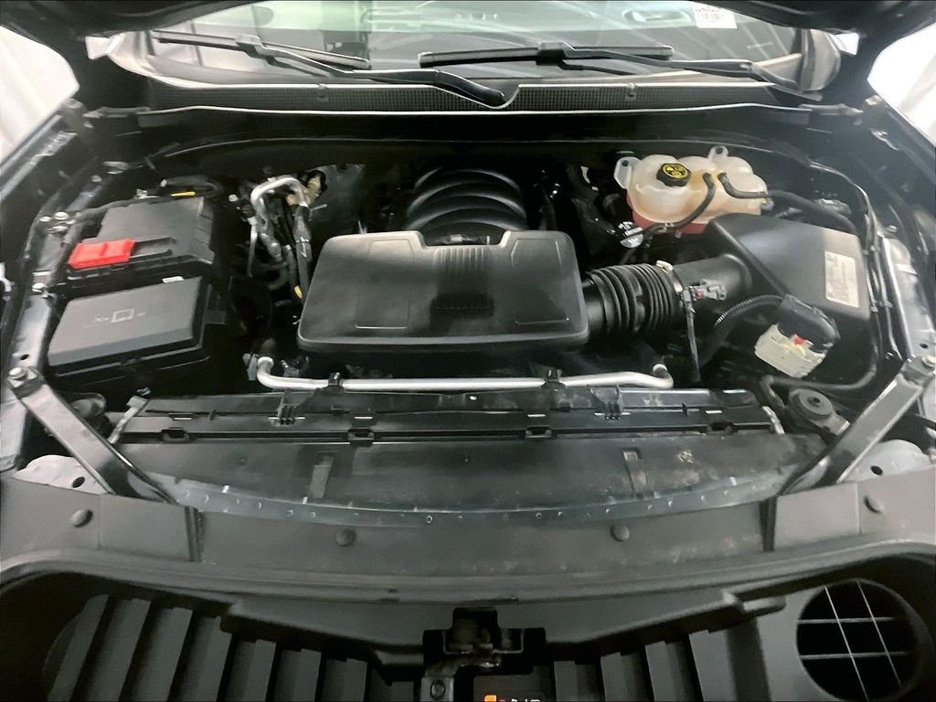 Used 2021 Gray Chevrolet Z71 image 31