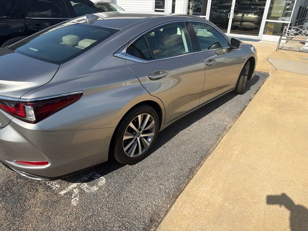 Used 2019 Silver Lexus 350 image 5