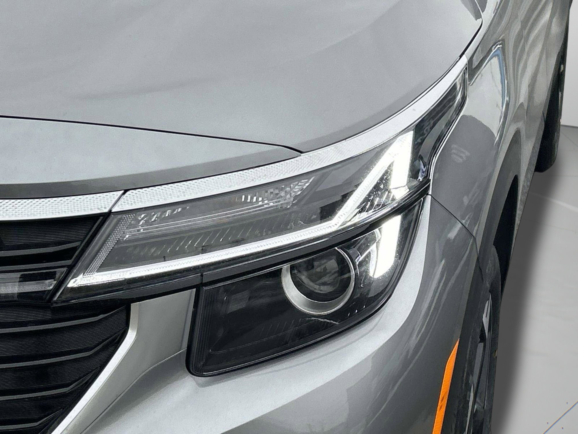 New 2026 Steel Gray Kia EX image 9