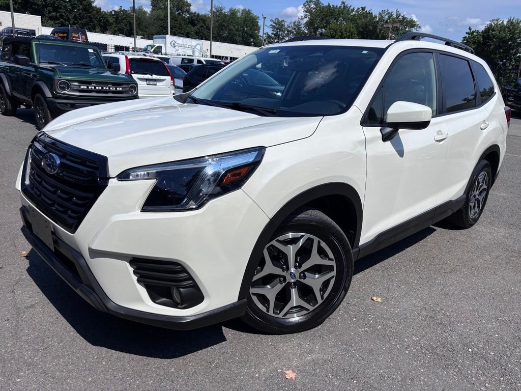 Used 2023 White Subaru Premium image 1