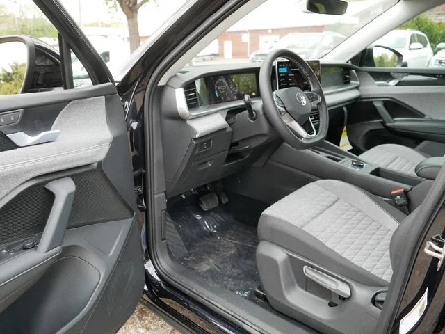 New 2026 Black Volkswagen 2.0T S image 7