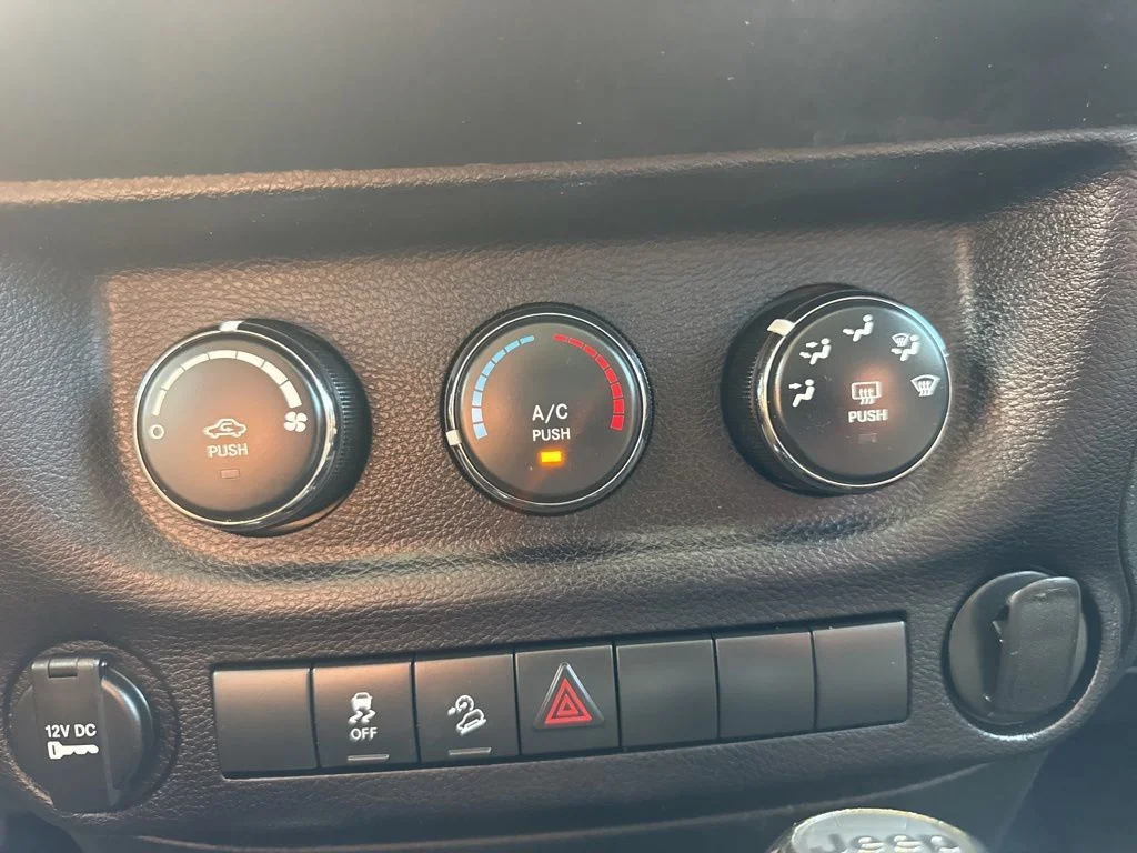 Used 2017 White Jeep Unlimited Sport image 17