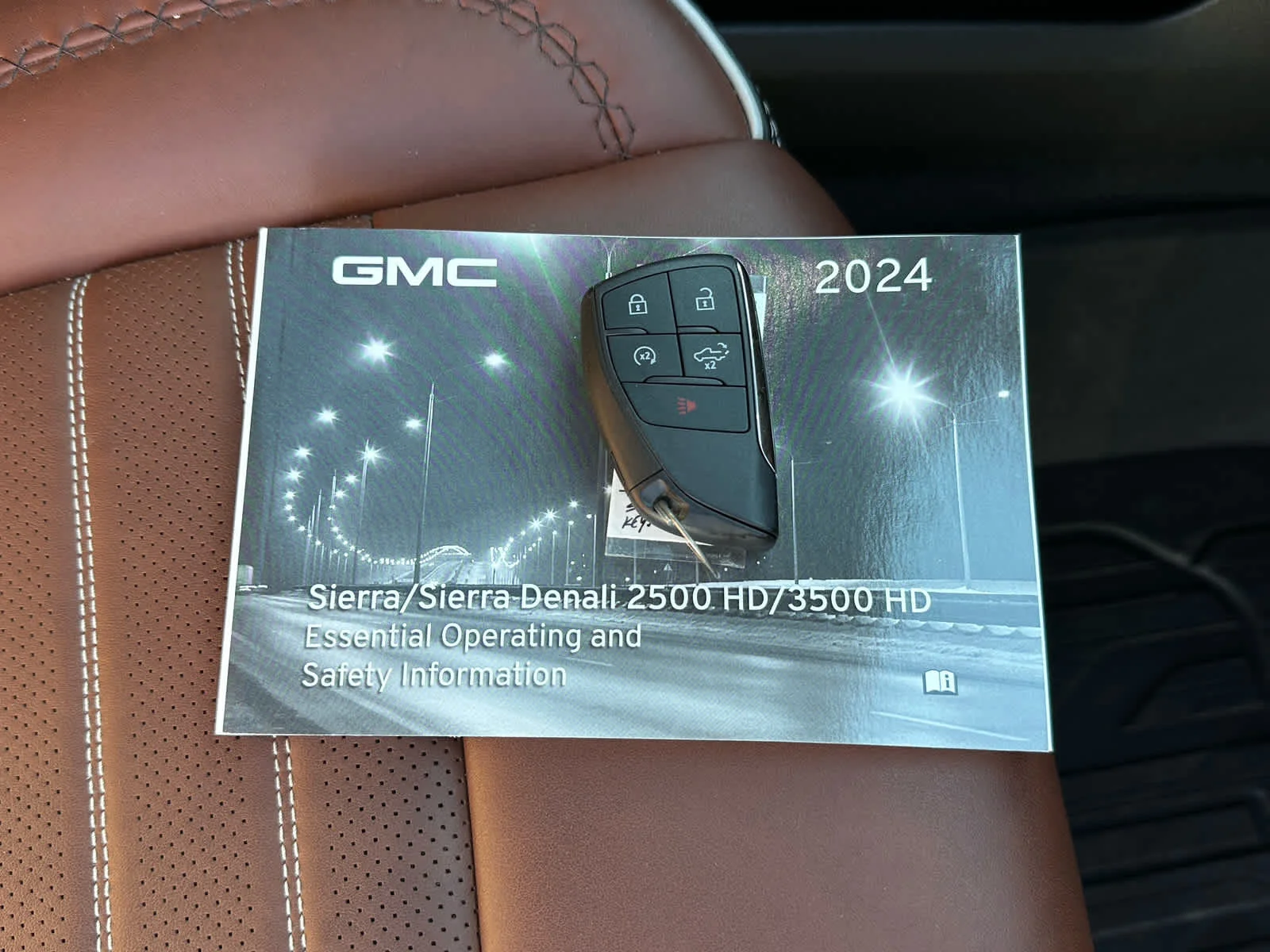 Used 2024 White Frost Tricoat GMC Denali Ultimate image 41