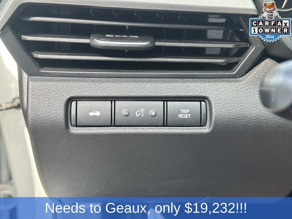 Used 2025 White Nissan 2.5 SV image 34