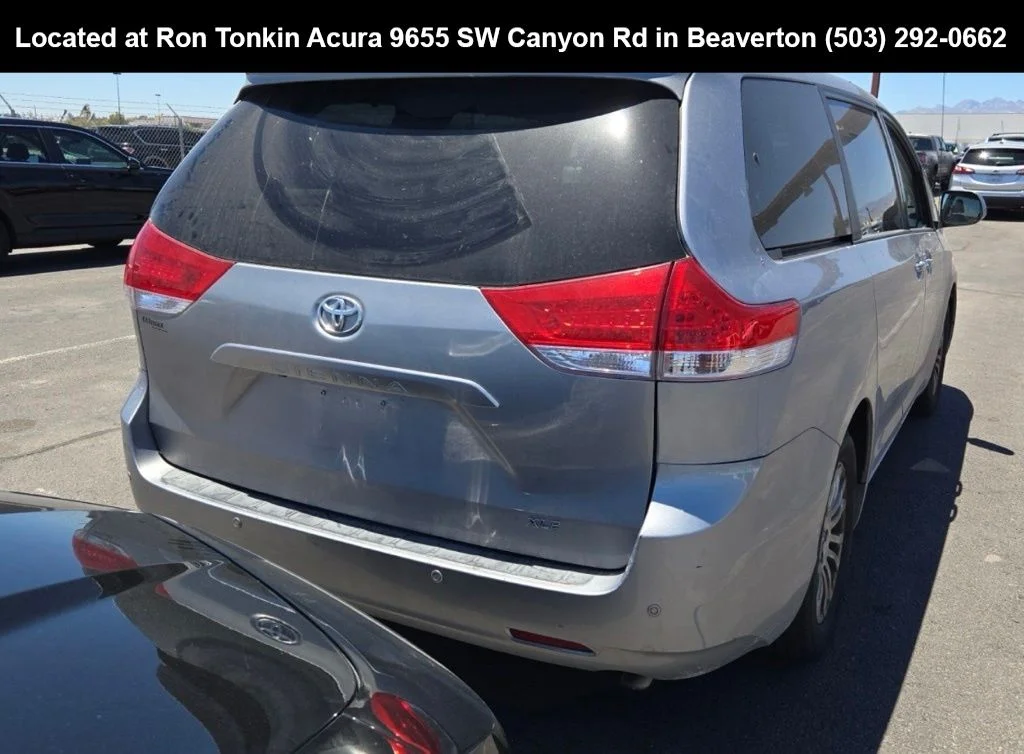 Used 2013 Silver Sky Metallic Toyota XLE image 5