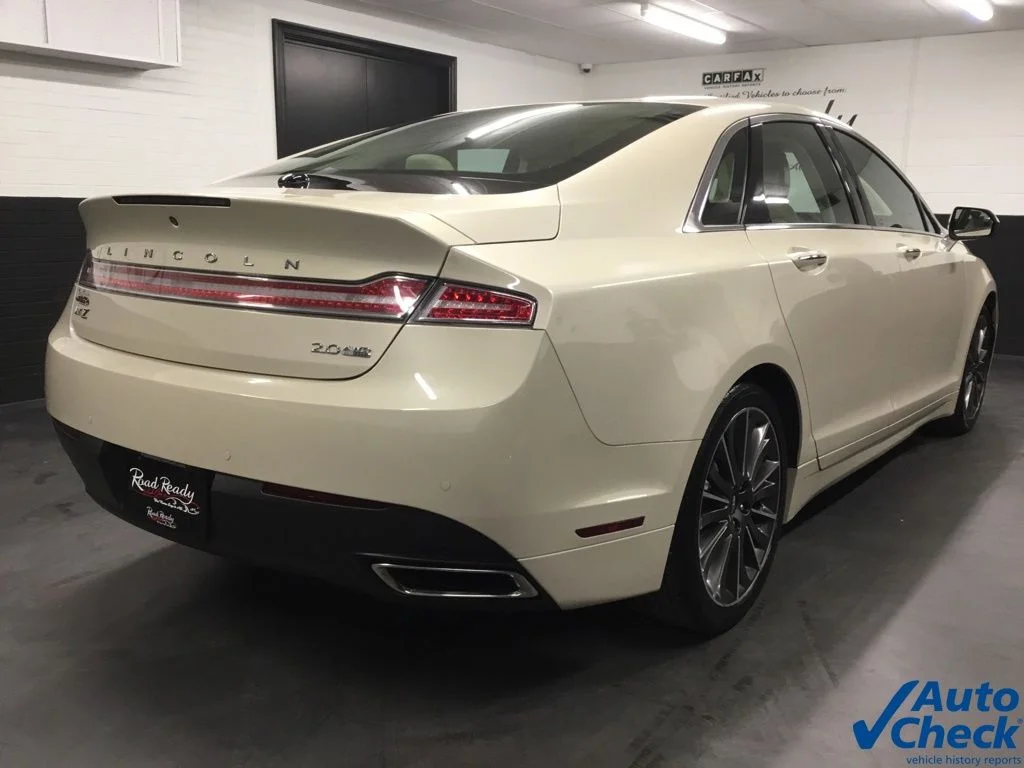 Used 2015 Silver Lincoln Base image 10
