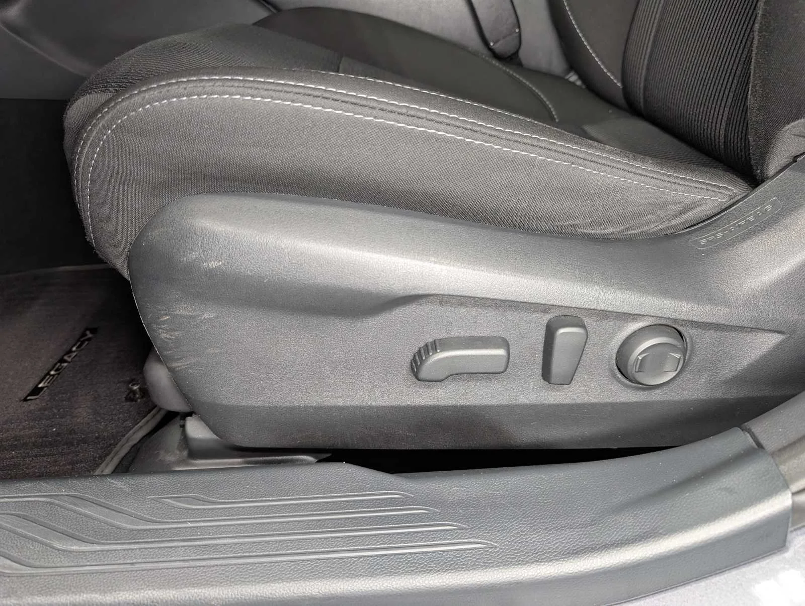 Used 2024 Magnetite Gray Metallic Subaru Premium image 38