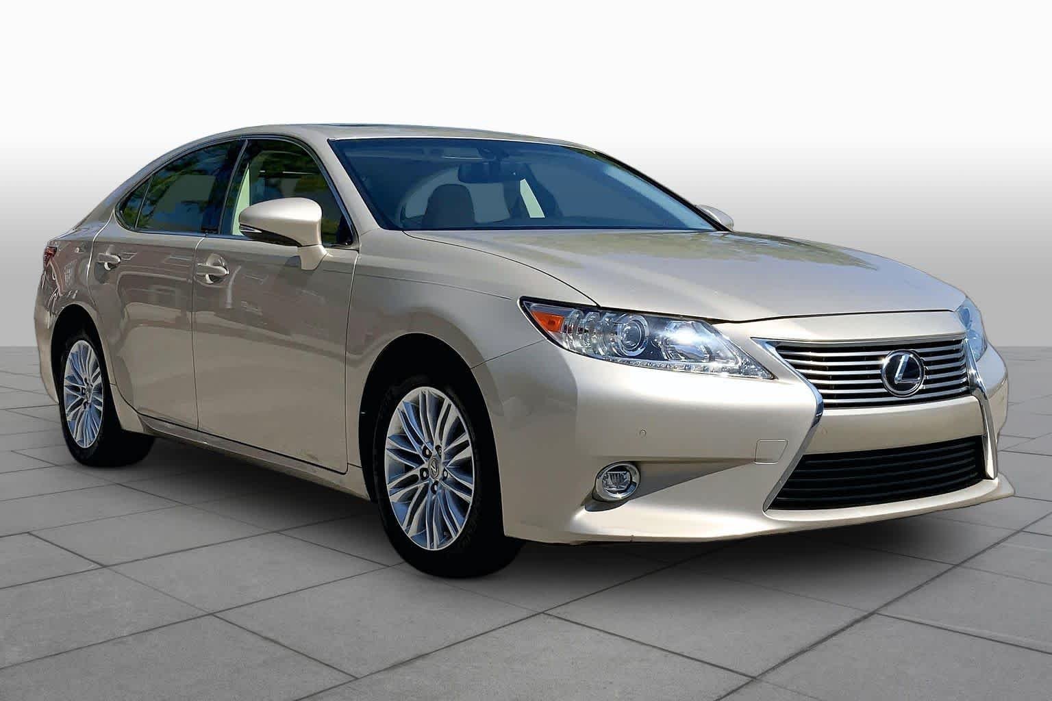 Used 2014 Satin Cashmere Metallic Lexus  image 3