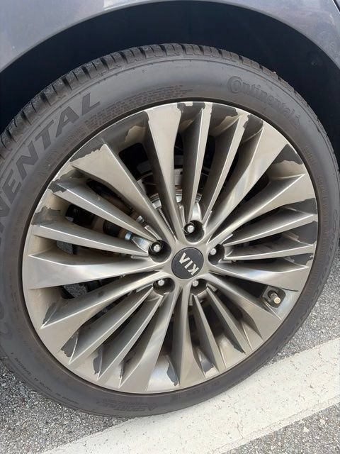 Used 2019 Gray Kia Limited image 5