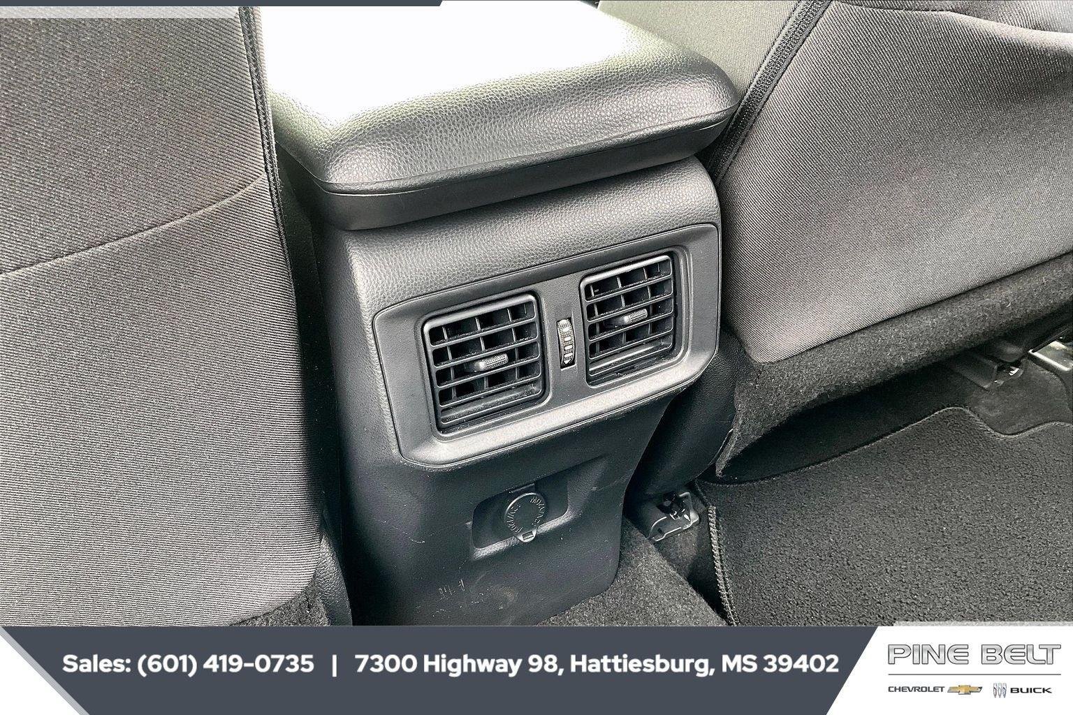 2022 Toyota RAV4 LE - Photo 23