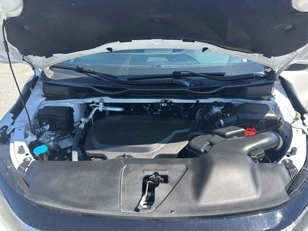 Used 2025 White Honda Sport-L image 36