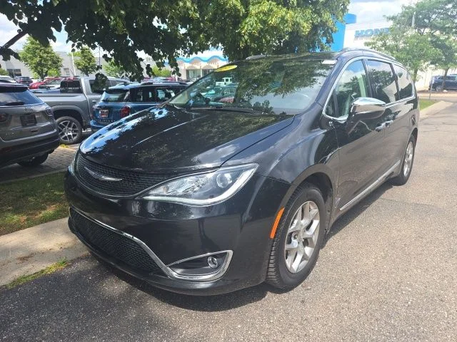 Used 2019 Black Chrysler Limited image 1