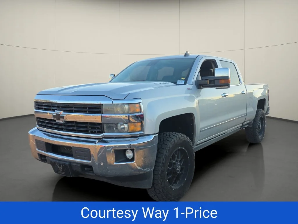 Used 2016 Silver Chevrolet LTZ image 5