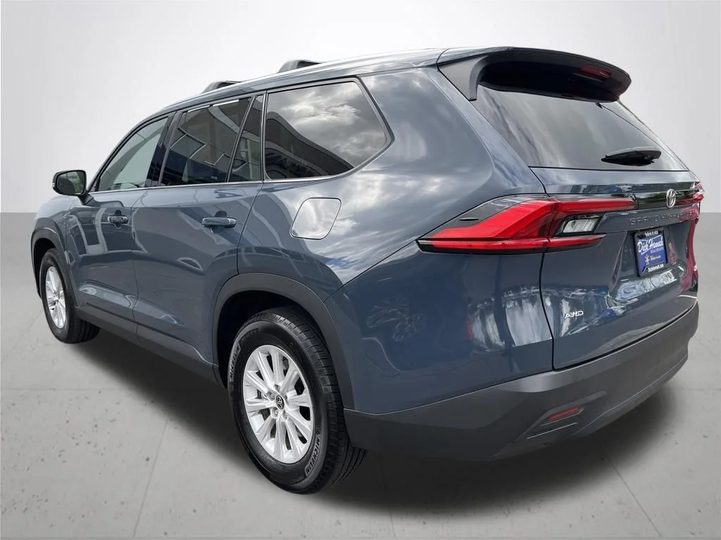 Used 2024 White Toyota XLE image 7