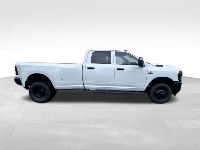 New 2026 Bright White Clear-Coat Exterior Paint RAM TRADESMAN image 8