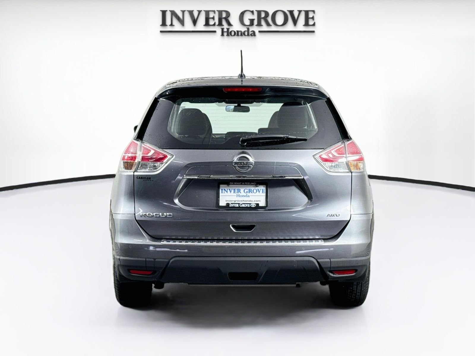 Used 2015 Gun Metallic Nissan S image 6