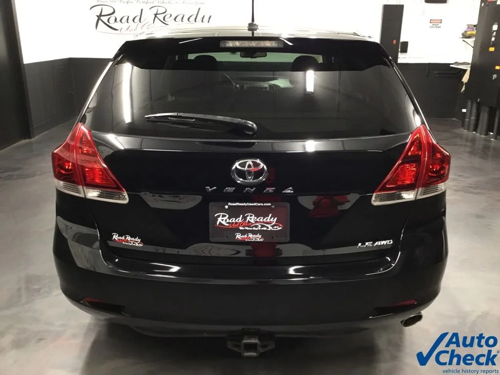 Used 2014 Black Toyota LE image 9