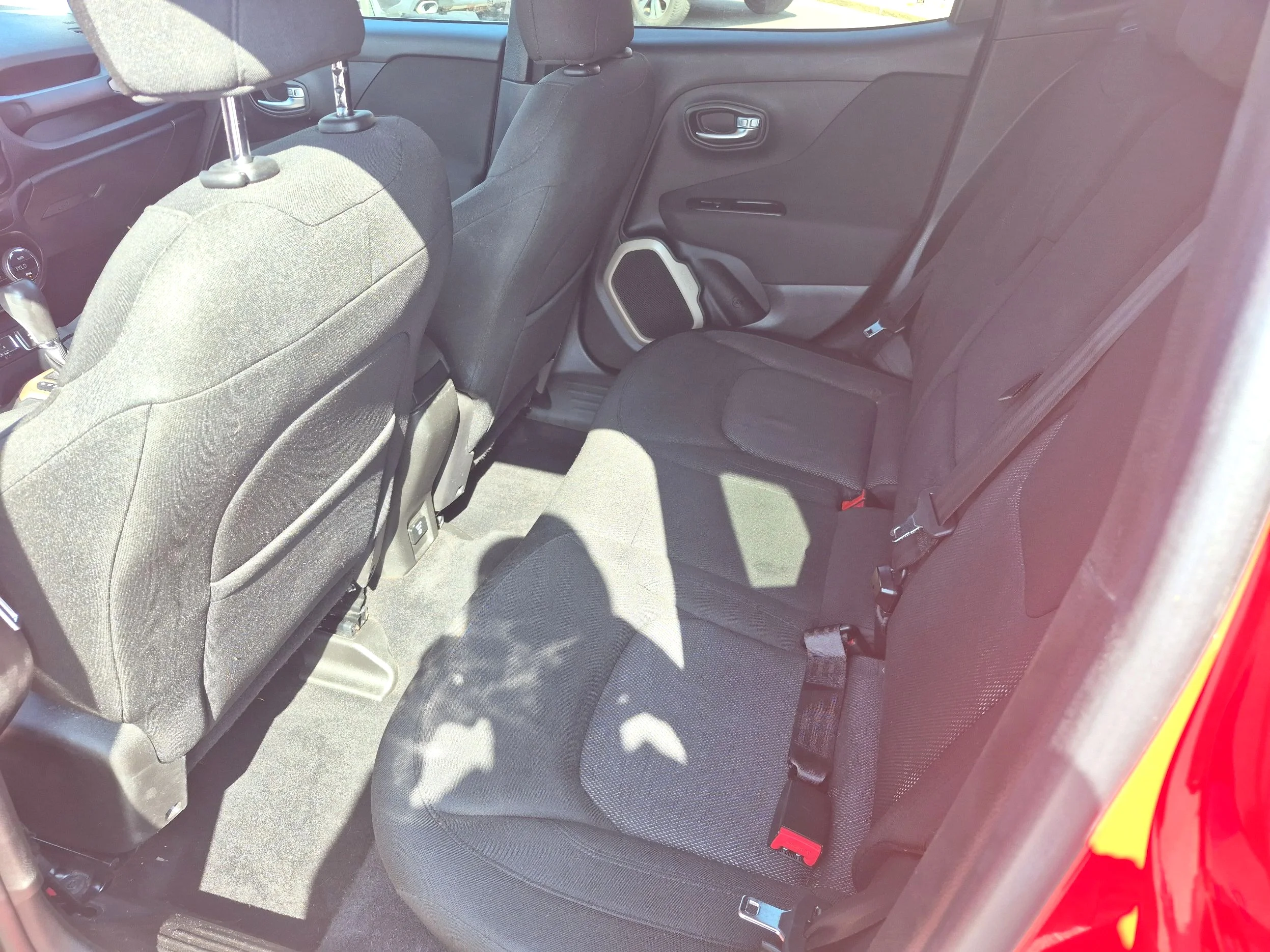Used 2016 RED Jeep Latitude image 10