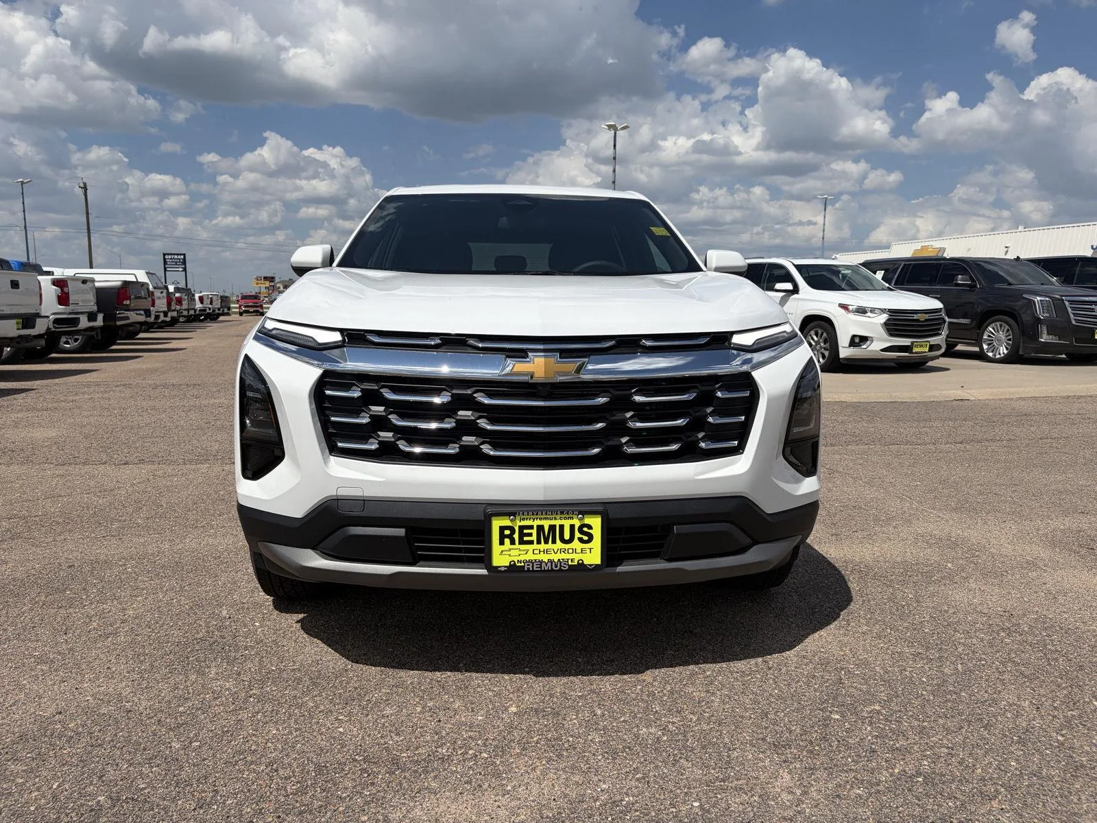 2027 Chevrolet Equinox LT - Photo 2