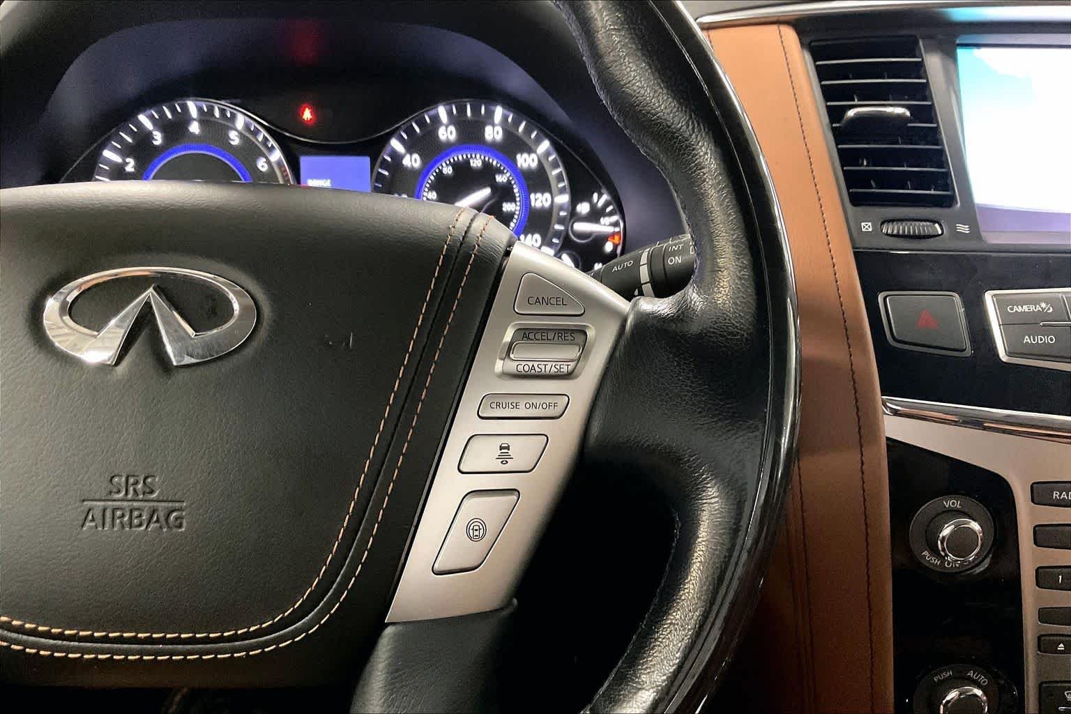 Used 2019 Moonstone White INFINITI LUXE image 25