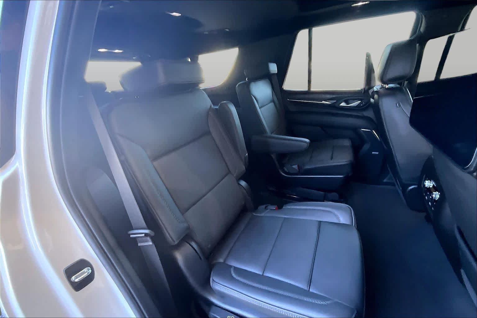 Used 2024 White Frost Tricoat GMC Denali image 20