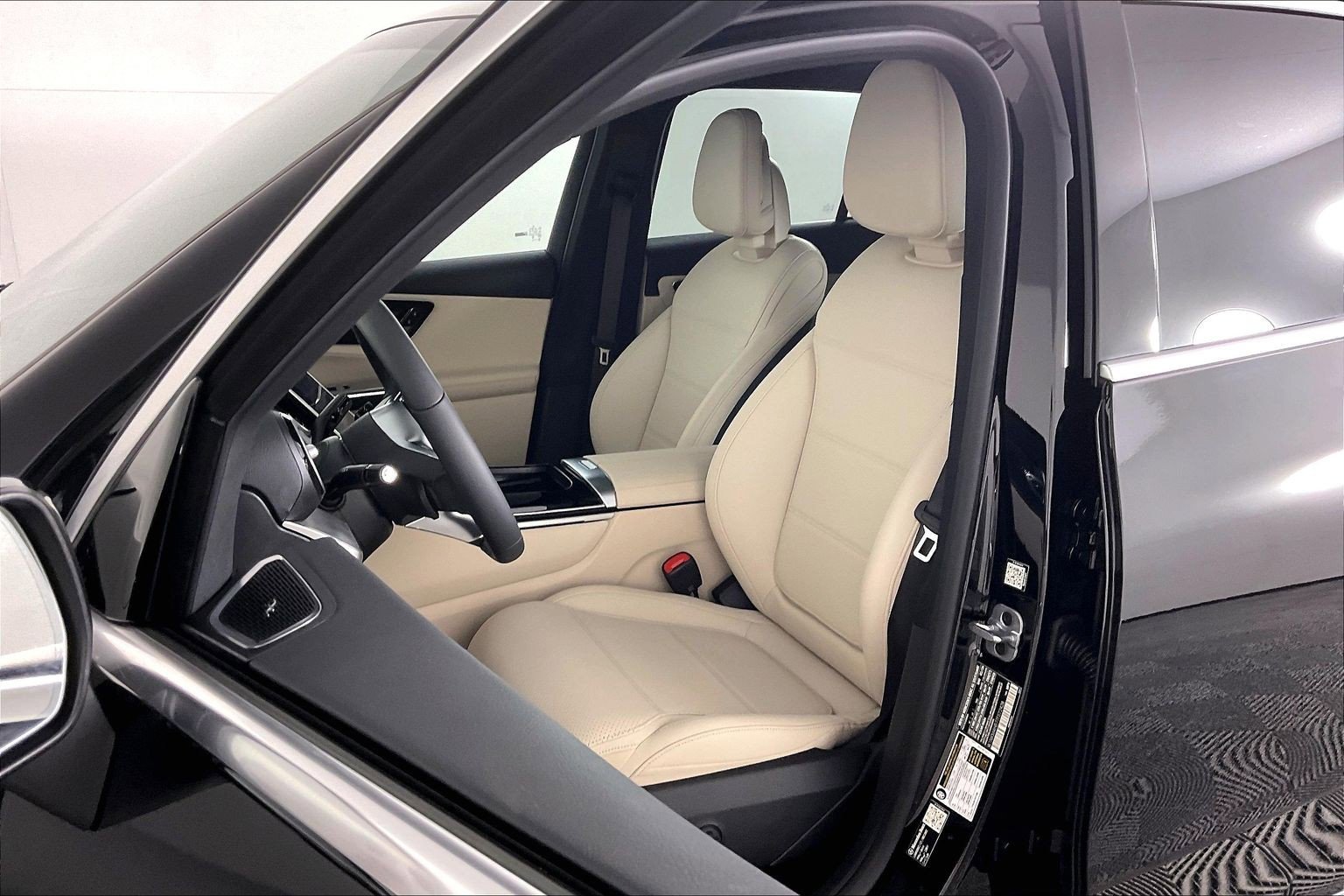 New 2026 Black Mercedes-Benz GLC 300 image 22