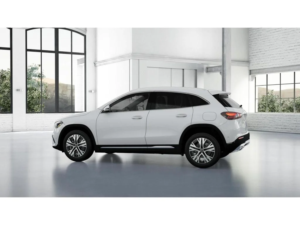New 2026 White Mercedes-Benz GLA 250 image 32