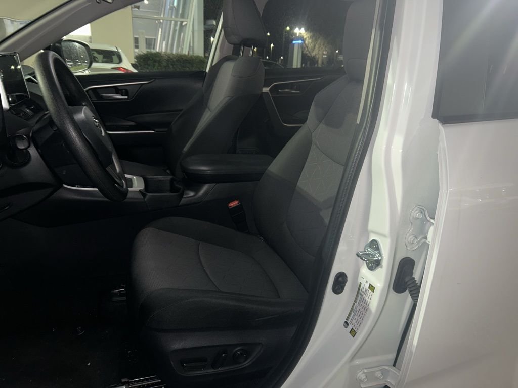 Used 2025 White Toyota XLE image 15