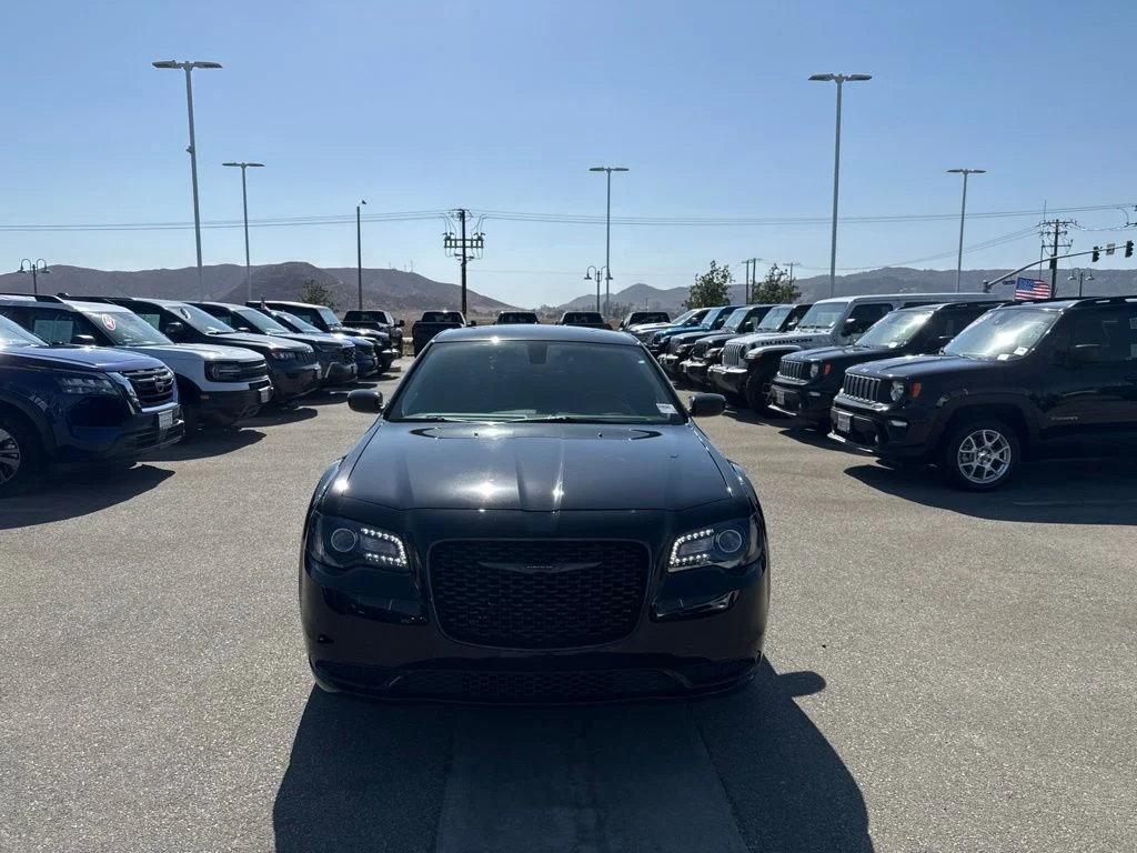 Used 2023 Black Chrysler Touring image 3