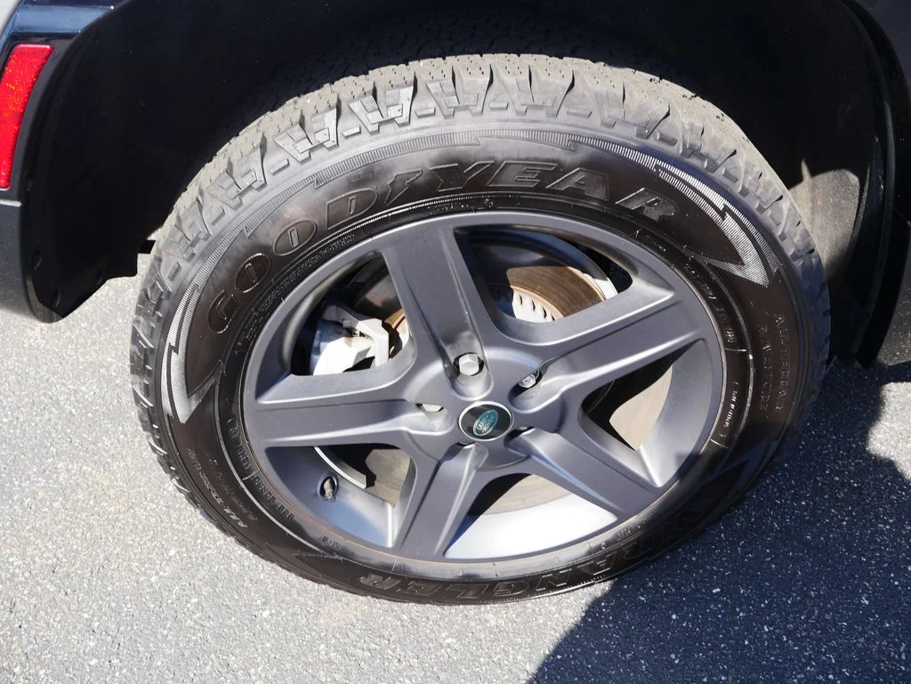 Used 2023  Land Rover X-Dynamic SE image 13