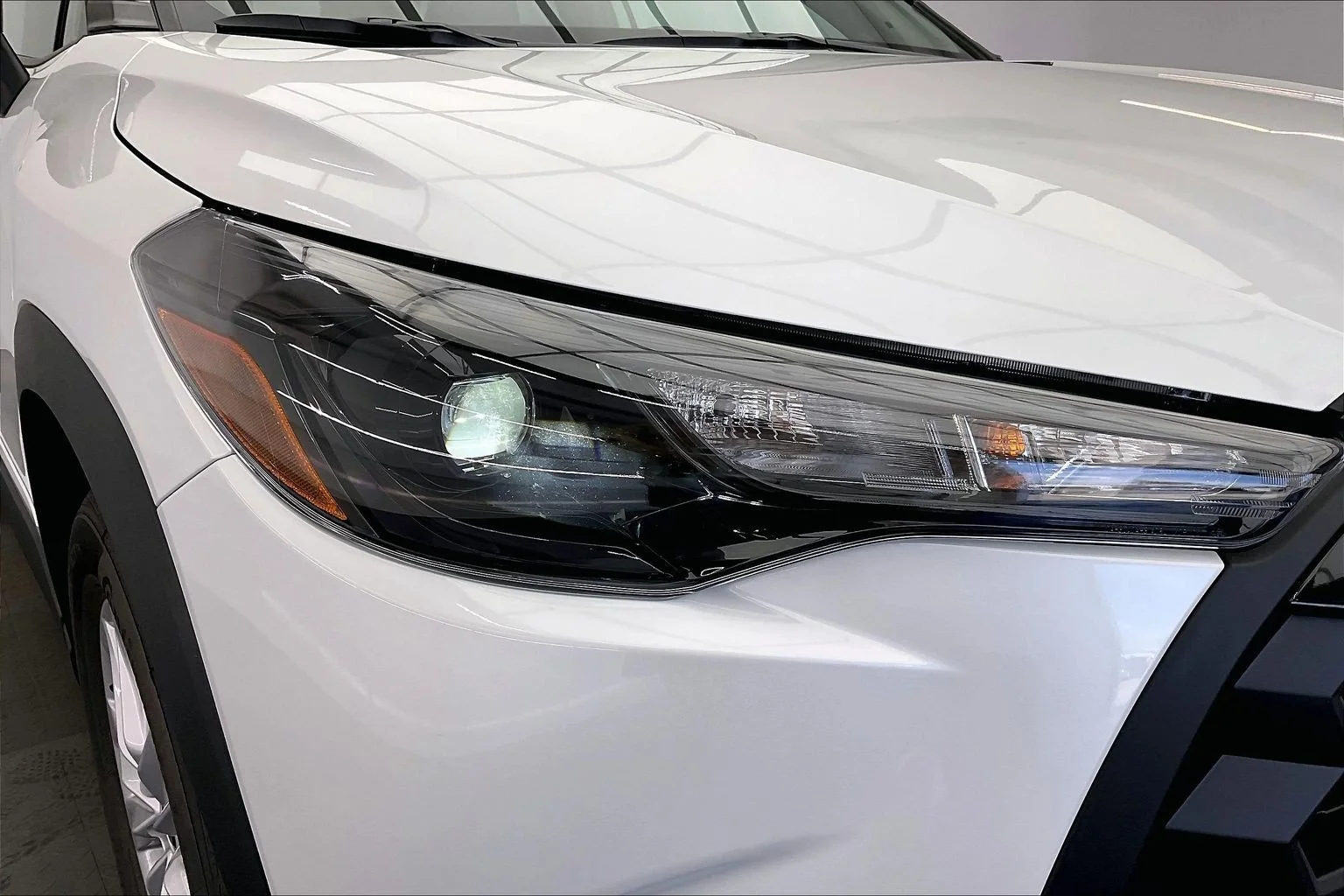 New 2026 Wind Chill Pearl Toyota LE AWD image 15