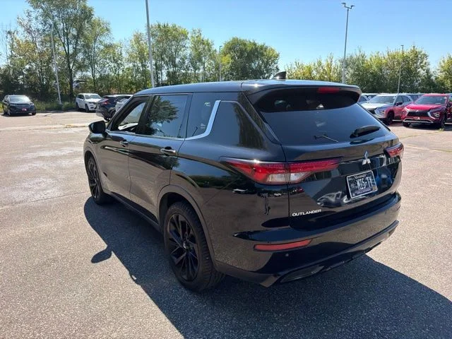 Used 2022 Labrador Black Pearl Mitsubishi Black Edition image 6