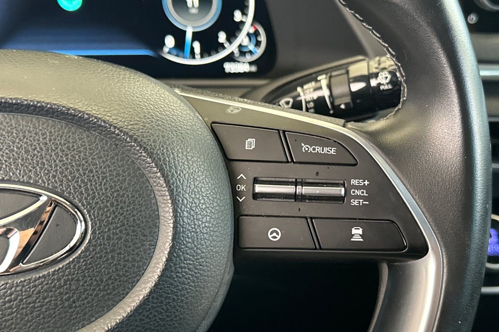 Used 2022 Gray Hyundai SEL image 26