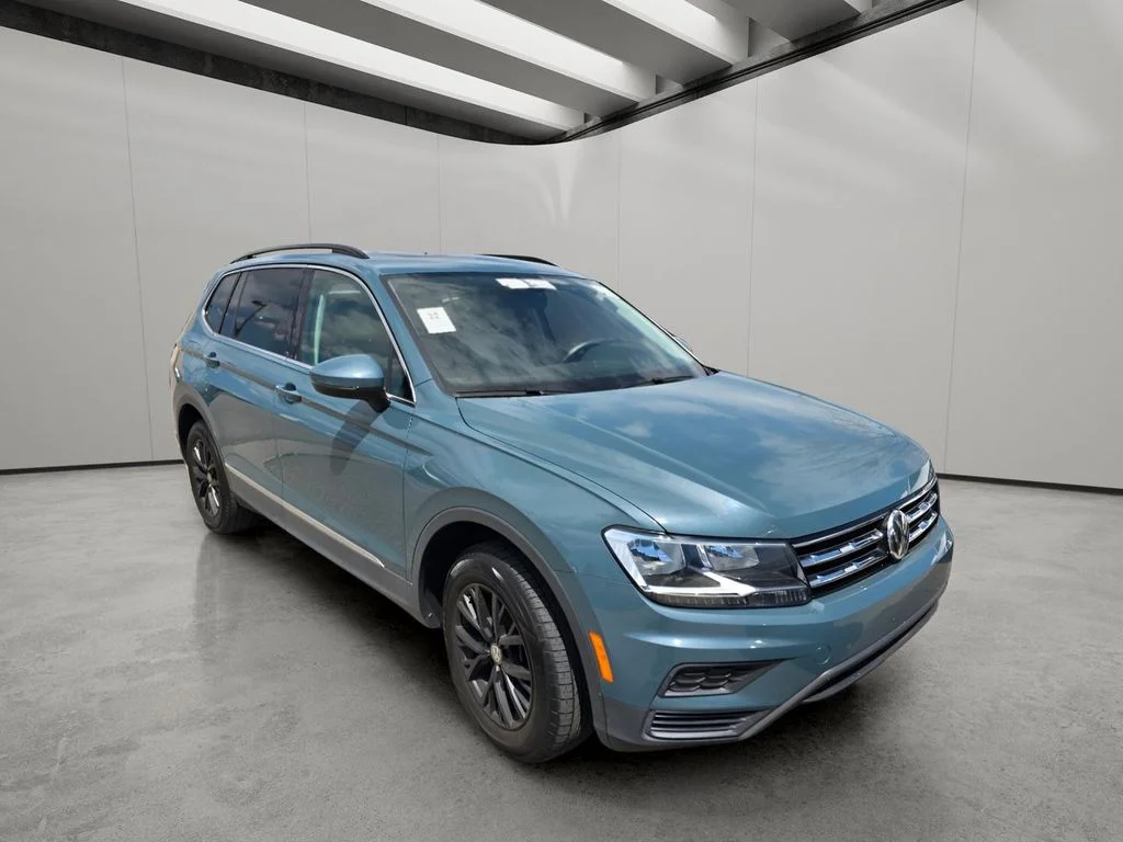 Used 2020 Stone Blue Metallic Volkswagen SE image 14
