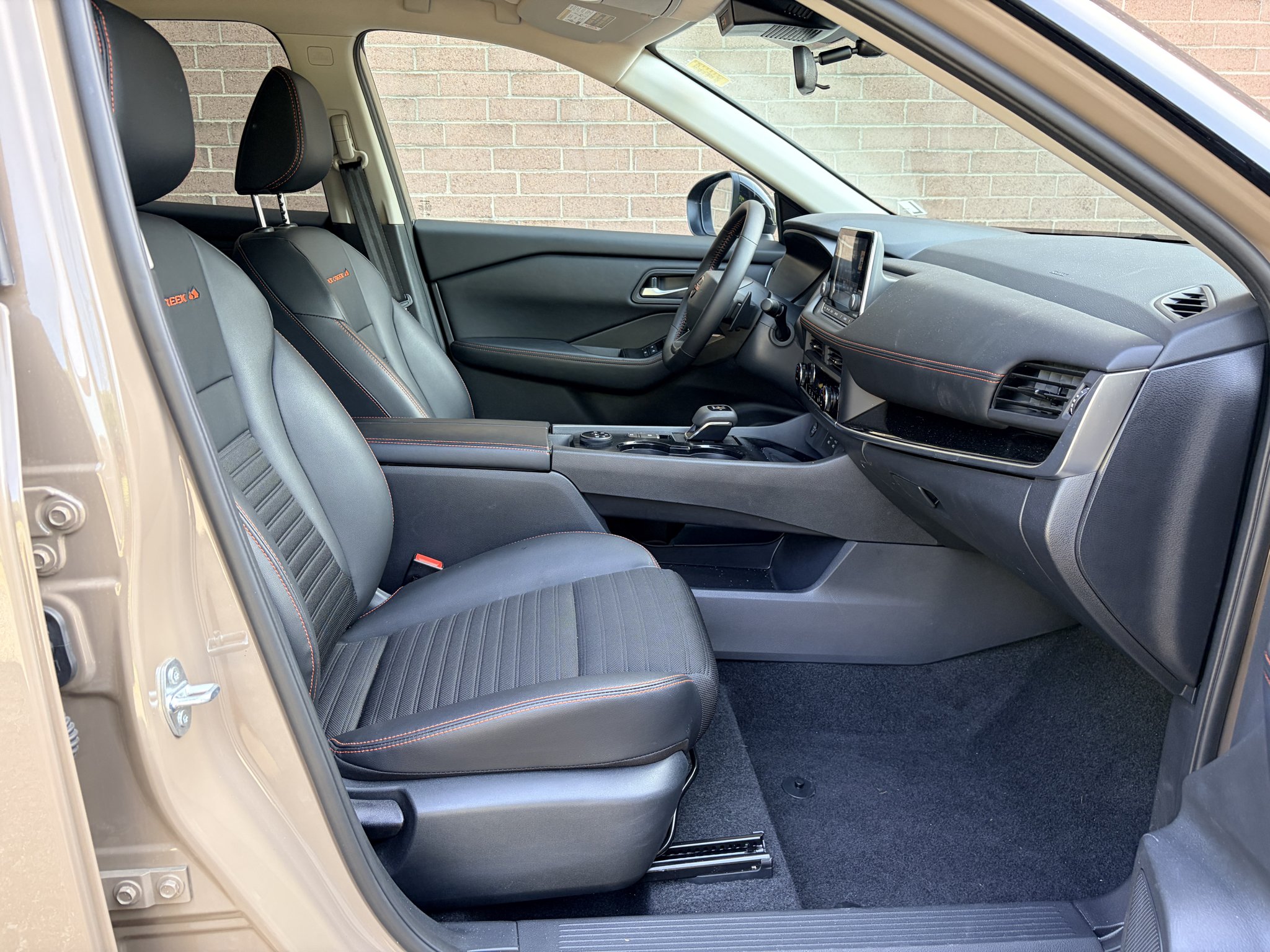 Used 2026 Tan Nissan Rock Creek image 22