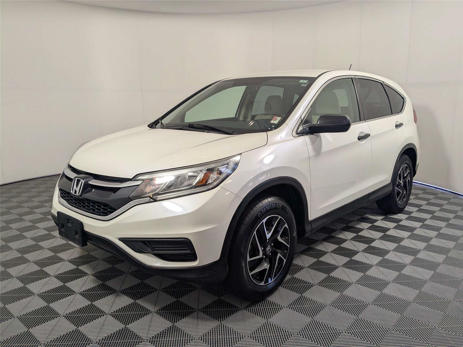 Used 2016 White Diamond Pearl Honda SE image 2