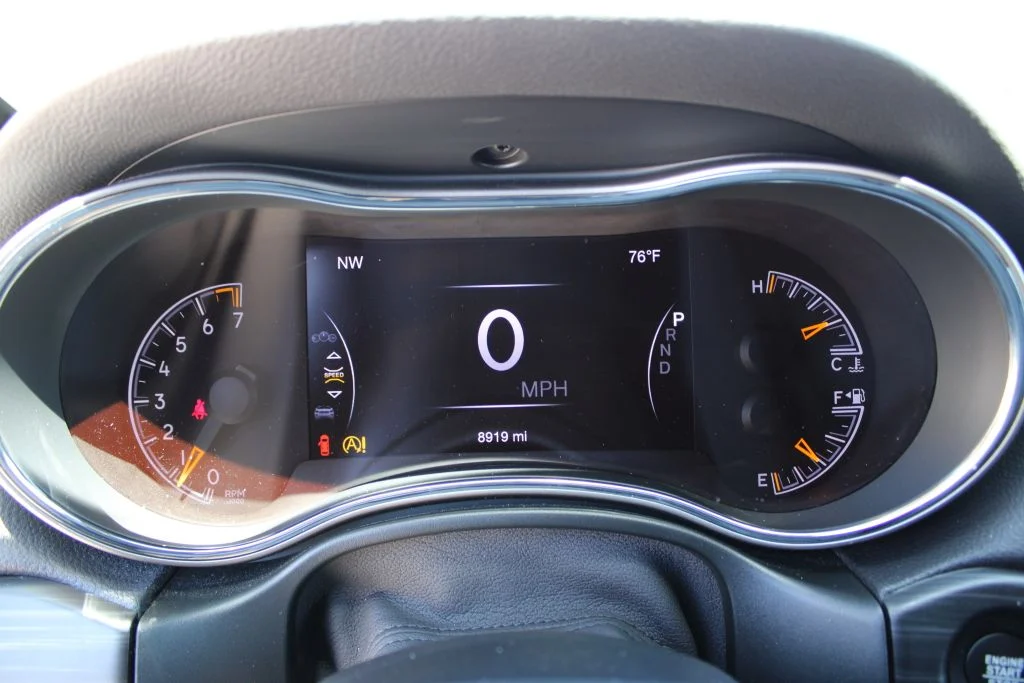 Used 2021 Silver Jeep Limited image 26