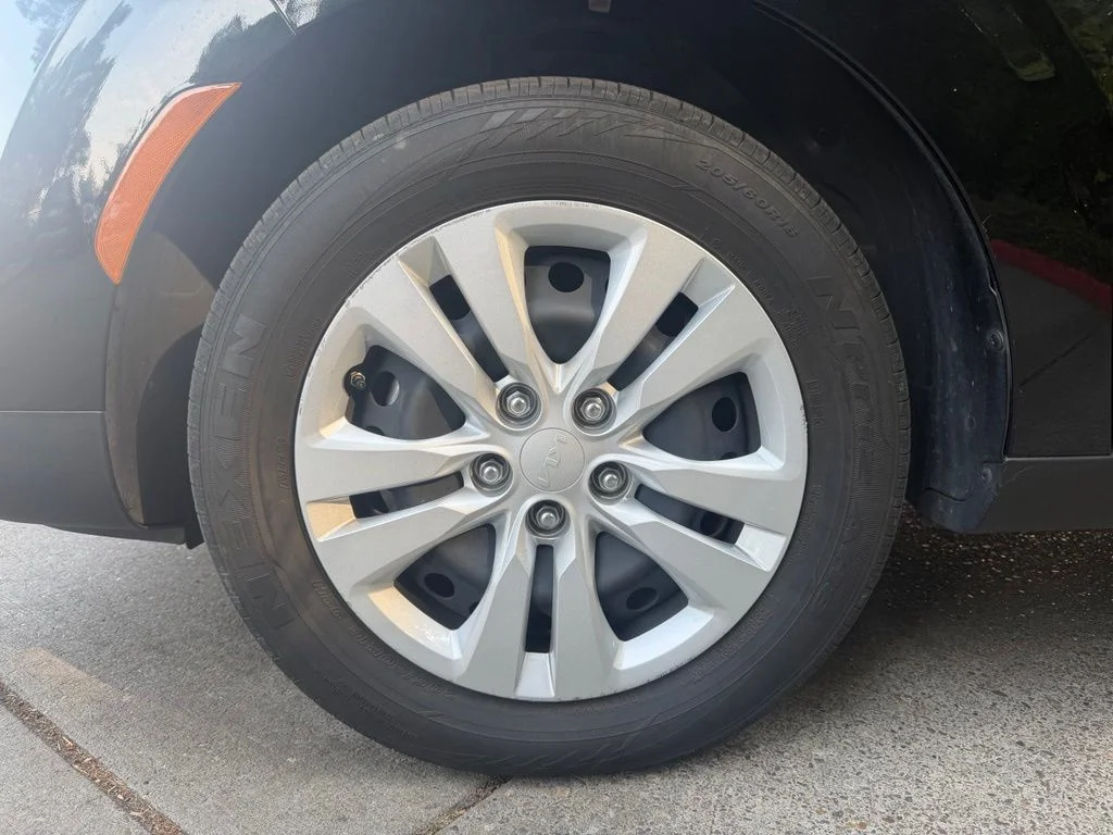 Used 2024 Fusion Black Kia LX image 9