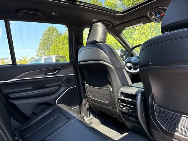 Used 2024 Silver Zynith Jeep 4xe image 21