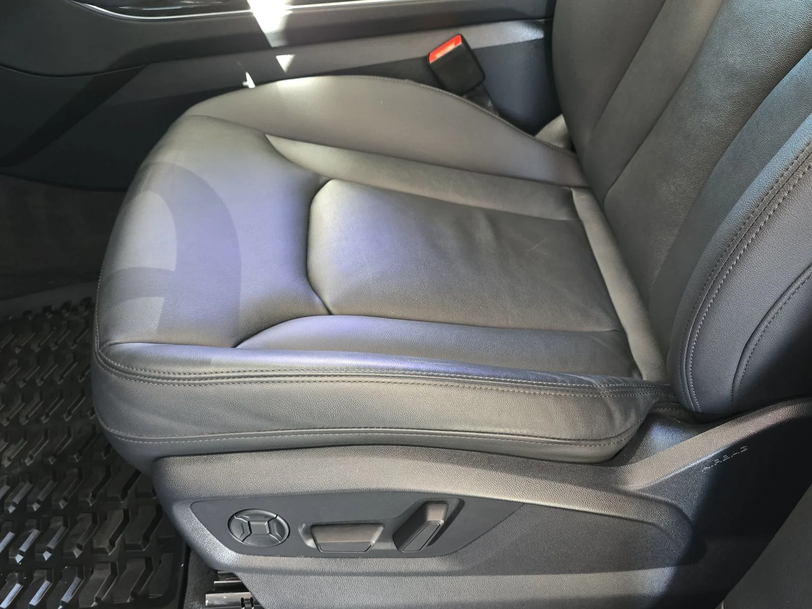 Used 2022 Blue Metallic Audi 55 Premium image 32