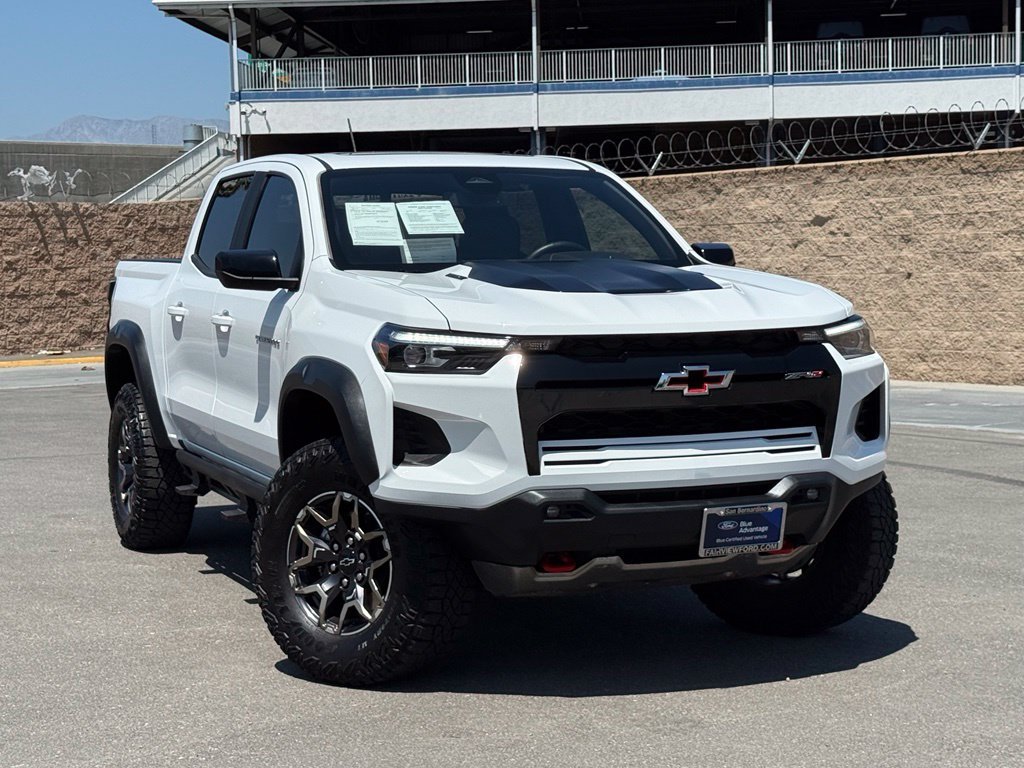 Certified Used 2025 Summit White Chevrolet ZR2 image 3