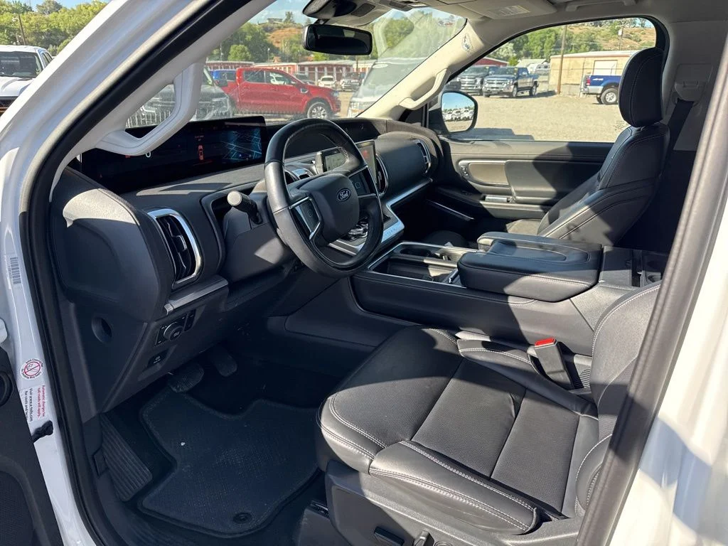 Certified Used 2025 Oxford White Ford Platinum image 20