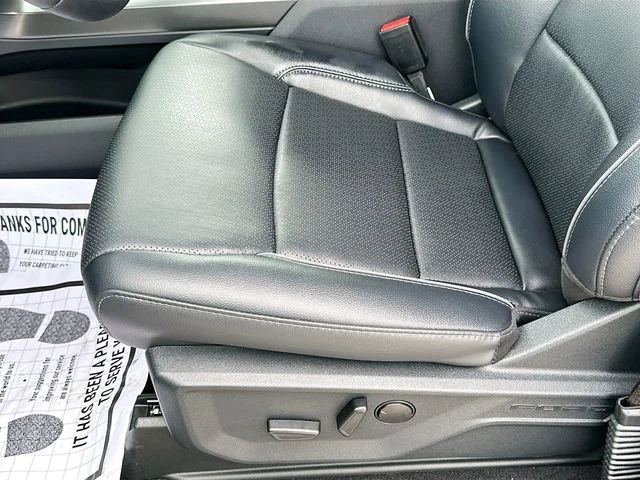 Used 2025 Black Ford Lariat image 19