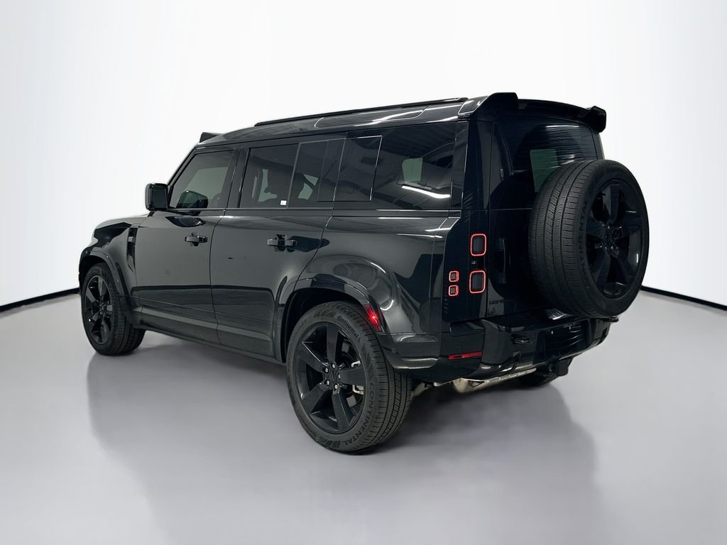 Used 2026 Black Land Rover X-Dynamic SE image 3