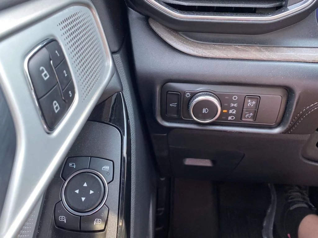 Used 2023 Agate Black Metallic Ford Platinum image 22