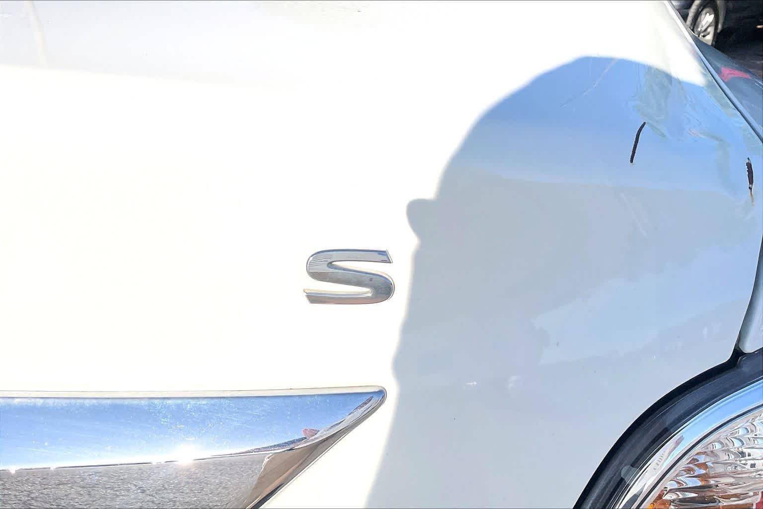 Used 2015 Pearl White Nissan 2.5 S image 9