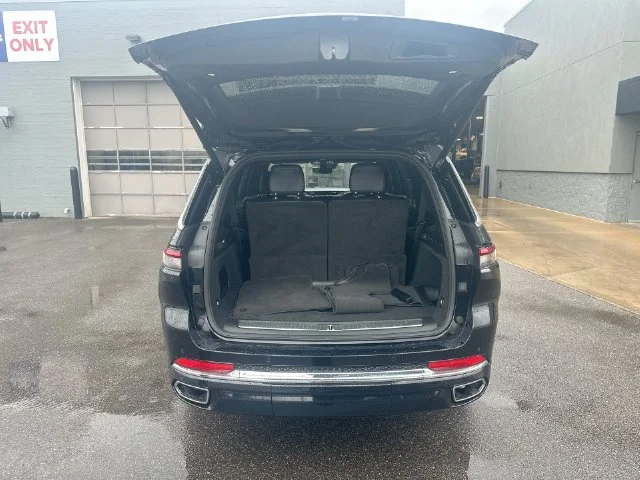Certified Used 2022 Black Jeep Overland image 28