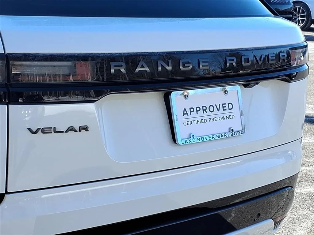 Certified Used 2026 Fuji White 1aa Land Rover Dynamic SE image 19