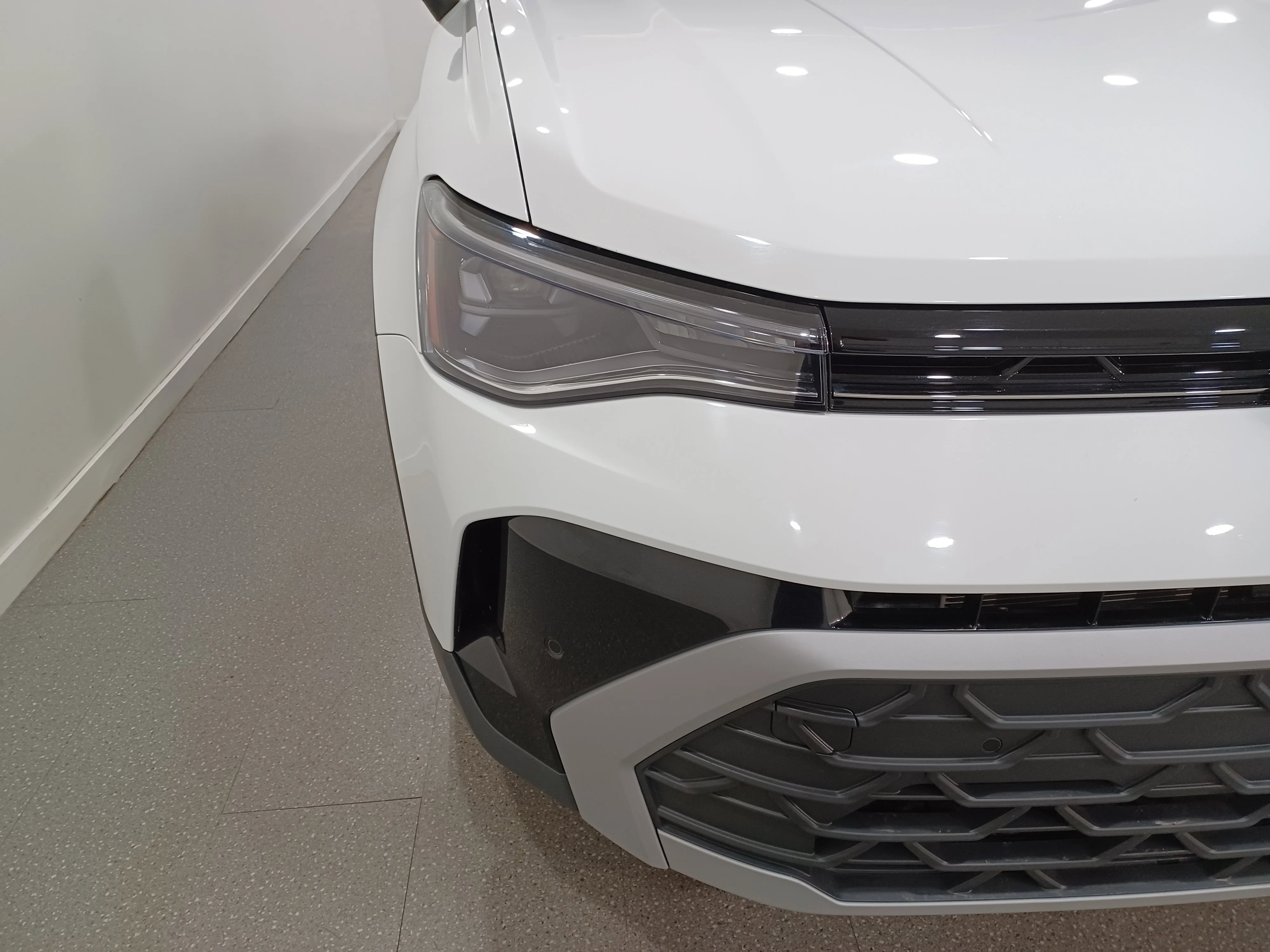 Certified Used 2025 Pure White Volkswagen Comfortline 4Motion*Adaptive Cruise | Remote Start | Htd Seats | Htd Wheel | Blind Spot Detection image 4